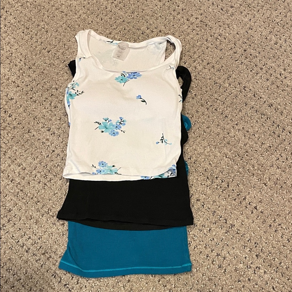 THREE (3) Floral and Solid Ribbed Tank Tops Set - XS